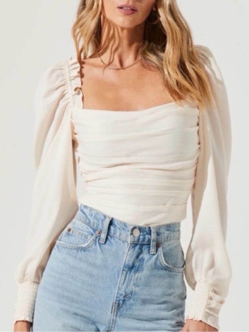 Astr The Label Cream Ruched Square-Neck Puff-Sleeve Blouse
NWT Large